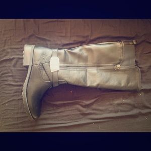 Brand new Hasley Guess boots